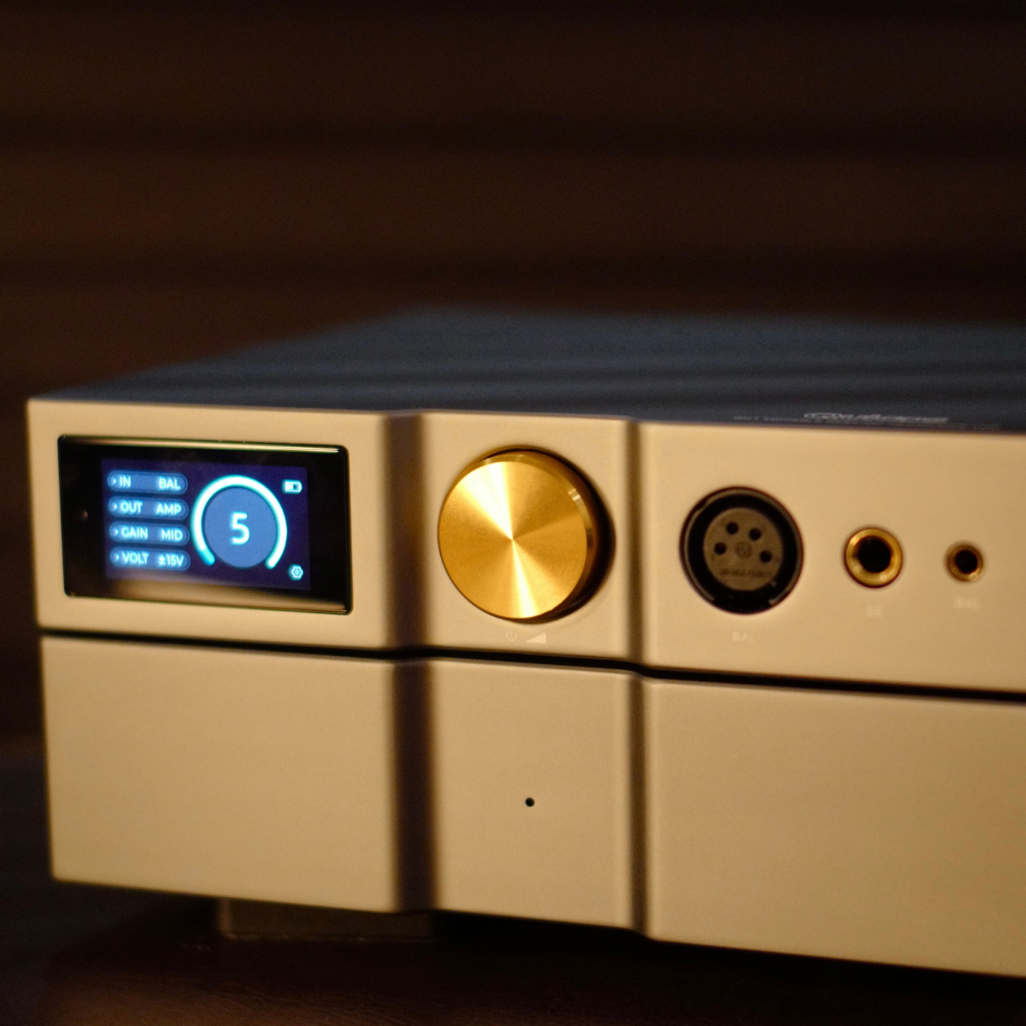 Quloos QH1 Portable Desktop Preamp/Amplifier with LPS Add On