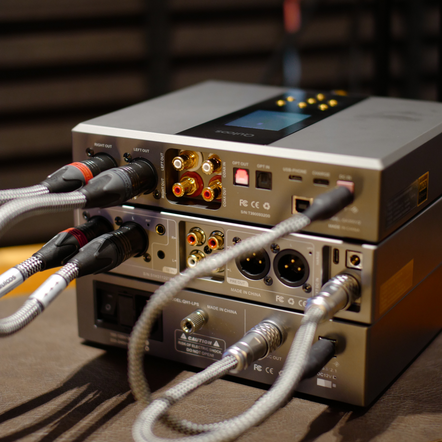 Quloos QH1 Portable Desktop Preamp/Amplifier with LPS Add On